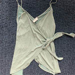 Tie v-neck seafoam tank